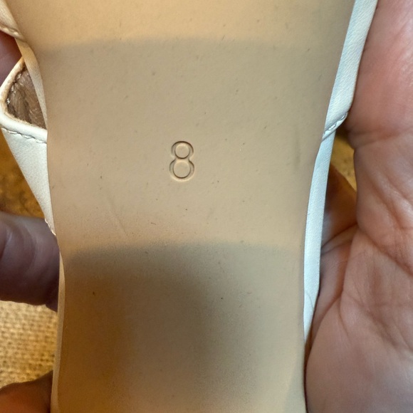 Elegant White Gold Hardware  Women's Heeled Mules. Size 8. EUC! - Picture 5 of 10